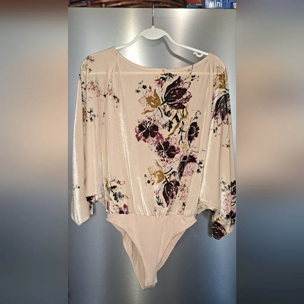 Free People Intimately Floral Velvet Bodysuit  Champayne Beige Dolman Sleeves XS